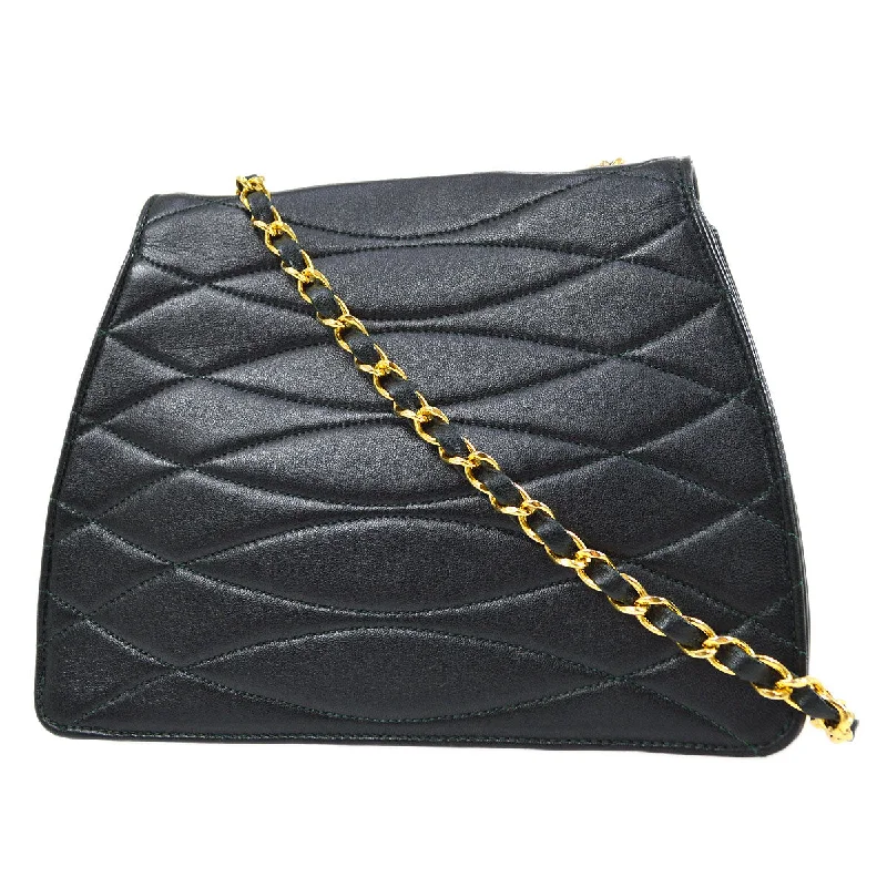 CHANEL 1989-1991 Green Lambskin Diagonal Round Flap Small