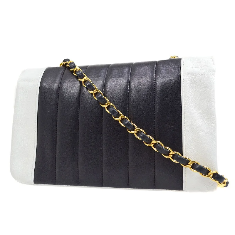 CHANEL 1991-1994 Vertical Border Flap Small Navy Lambskin