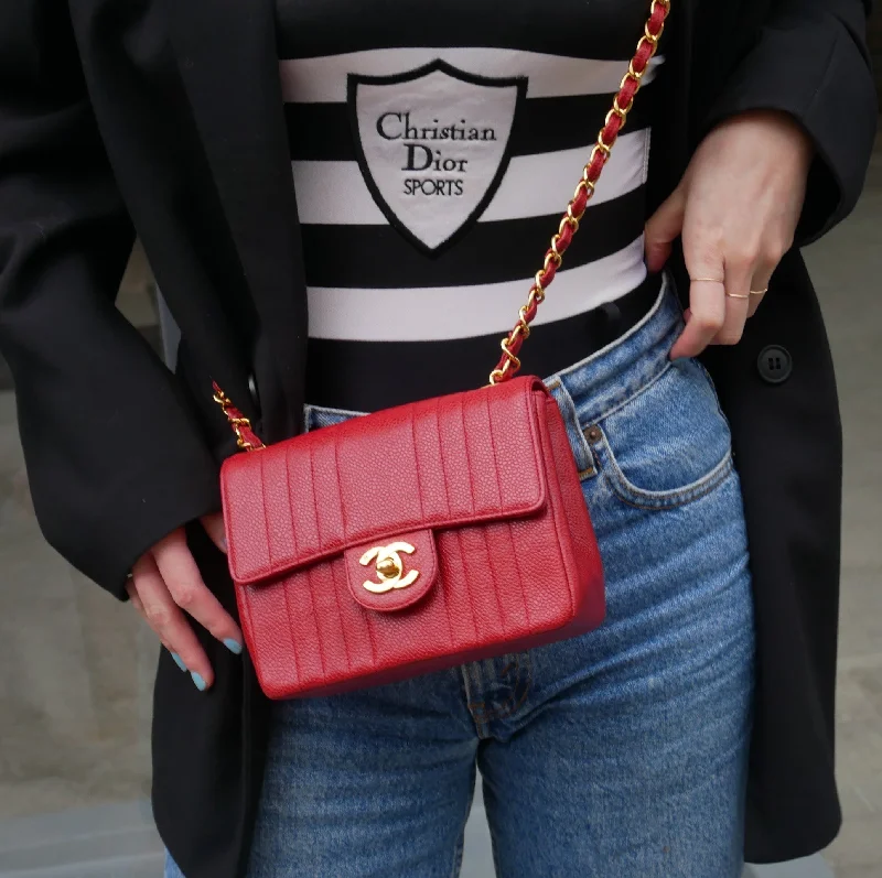 CHANEL 1991-1994 Vertical Classic Square Flap 17 Red Caviar